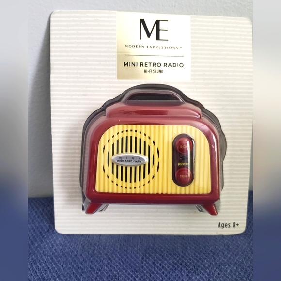 ME modern expresions mini retro radio FM. - Picture 1 of 1